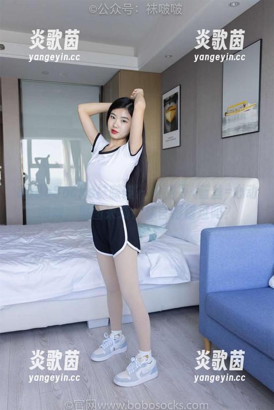 BoBoSocks袜啵啵 - 小甜豆+蓝丝=心动瞬间，原图来袭！你舍得错过吗？