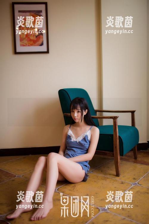 GIRLT果团网 - 办公室系列：莫雅淇的照片，难道工作也能这么有趣？
