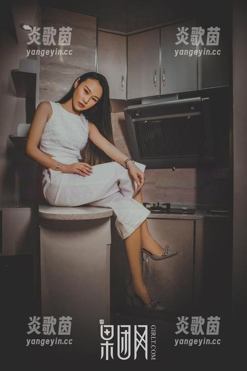 GIRLT果团网 - 一套职业装，百变风格！莫雅淇最新合集让你上班无需再苦恼！
