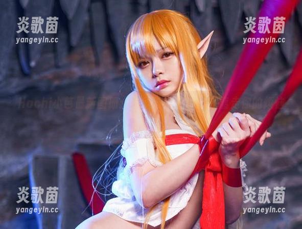 Hachi小芭 Hachi小芭最新图册:渡我被身子,顺便渡走你的烦恼!