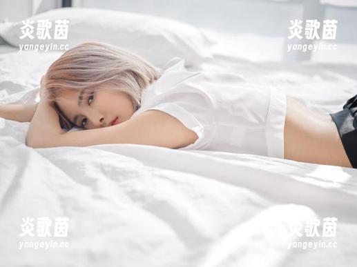 看Hyoyeon(김효연)红裙图集，定制时尚就是这么简单——让我来给你上课！
