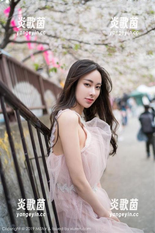 MiStar魅妍社-FoxYini孟狐狸 MiStar魅妍社 - 一组FoxYini孟狐狸的体操服写真原图,果然是养眼又耐看!
