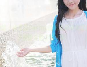 MyGirl美媛馆 – 绮里嘉Carina的极致网袜美图合集：一场关于腿部与魅力的大会！