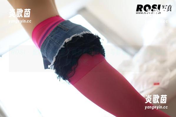 ROSI-杨晨晨 ROSI - 定制比基尼走入杨晨晨的世界:写真里的每一帧都想让我停下来,嘿嘿。