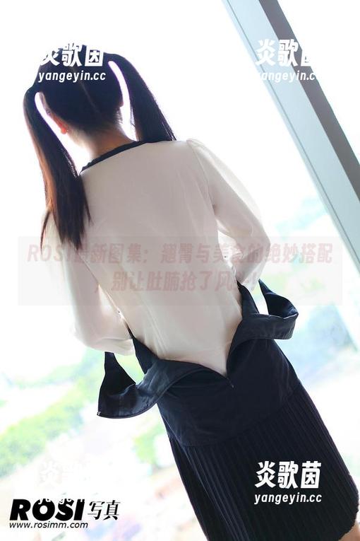ROSI ROSI最新图集:翘臀与美食的绝妙搭配,别让肚腩抢了风头!