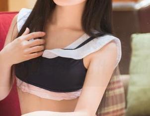 TouTiao头条女神 – 张梓然的维纳斯，最新写真，用画笔勾勒出什么样的心情？
