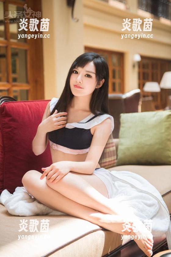 TouTiao头条女神-张梓然 TouTiao头条女神 - 张梓然的维纳斯,最新写真,用画笔勾勒出什么样的心情?
