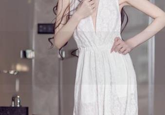 TouTiao头条女神 – 最新图包！艾小青在茶水间，OL的魅力等你来发现！