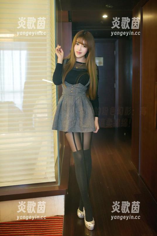 TuiGirl推女郎 - 赵惟依的粉色幻影：高清图库带你走进色彩的温柔绵绵！
