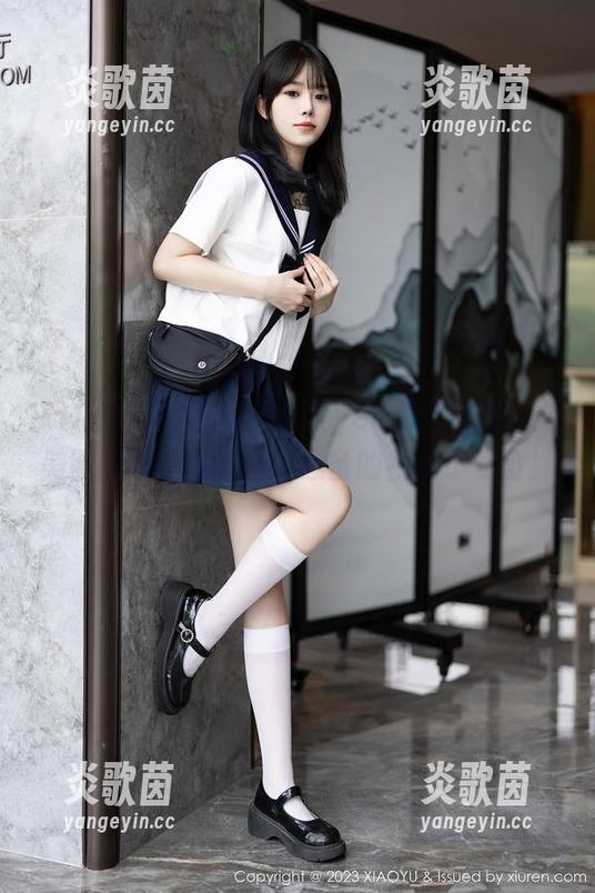 XIAOYU语画界 - 安琪yee的空姐风情：美图图集，飞行途中必备的视觉小零食！