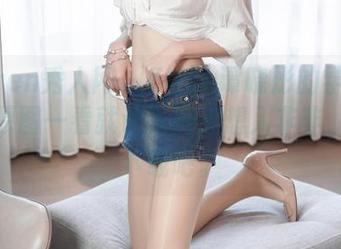 Xiuren秀人网 – Elise谭晓彤的学妹写真，原图一看就让人有点想入非非，赶紧下载吧。
