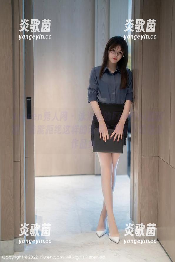 Xiuren秀人网-FoxYini孟狐狸 Xiuren秀人网 - 泳池里的FoxYini孟狐狸,谁能拒绝这样的诱惑?快来下载这份作品集。