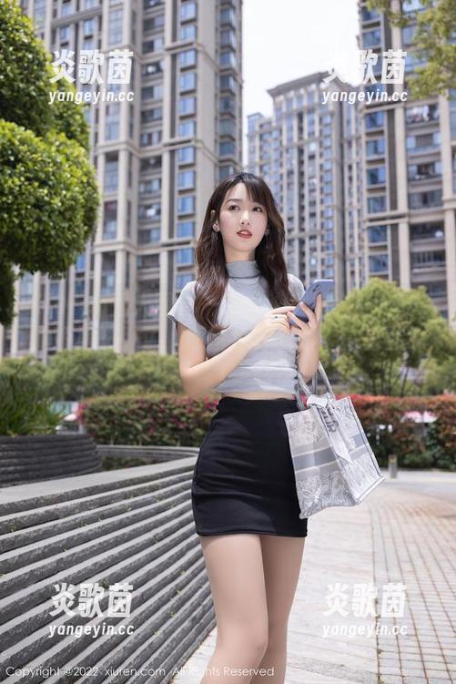 Xiuren秀人网-Yuki鱼儿 Xiuren秀人网 - 一不小心就被Yuki鱼儿的短裙吸引了,原图免费拿走,真是开心!