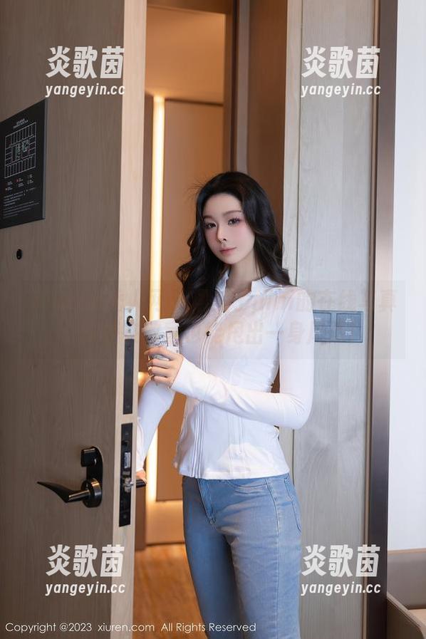 Xiuren秀人网-糯美子nini Xiuren秀人网 - 糯美子nini的在线写真:即使在教室也能甩出一身风情!