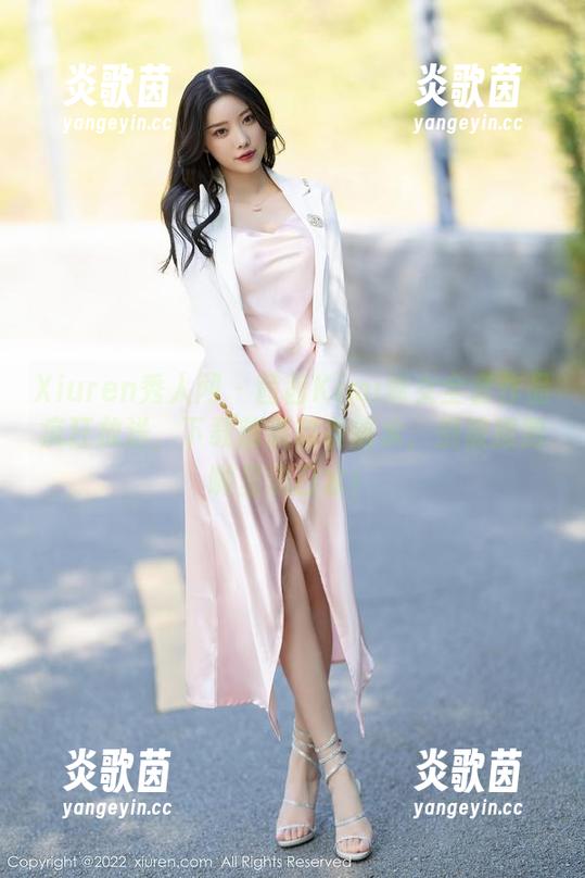 Xiuren秀人网-茜茜Kimi Xiuren秀人网 - 茜茜Kimi修女全套作品疯狂放送,下载前请自备清水,别被撩到嘴里流口水!