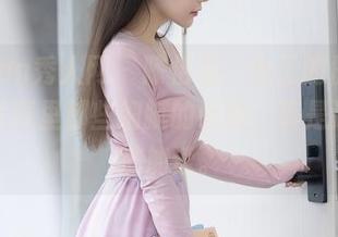Xiuren秀人网 – 陈怡曼：女王的日常，高清写真里那些细腻的瞬间，真是让人心跳加速。