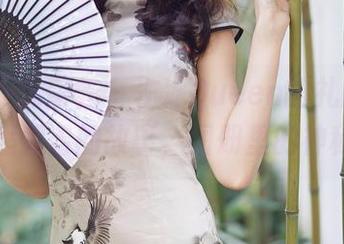 YouMi尤蜜荟 – 左冰Queen的礼服：原图里藏着的故事，图册里的神秘感