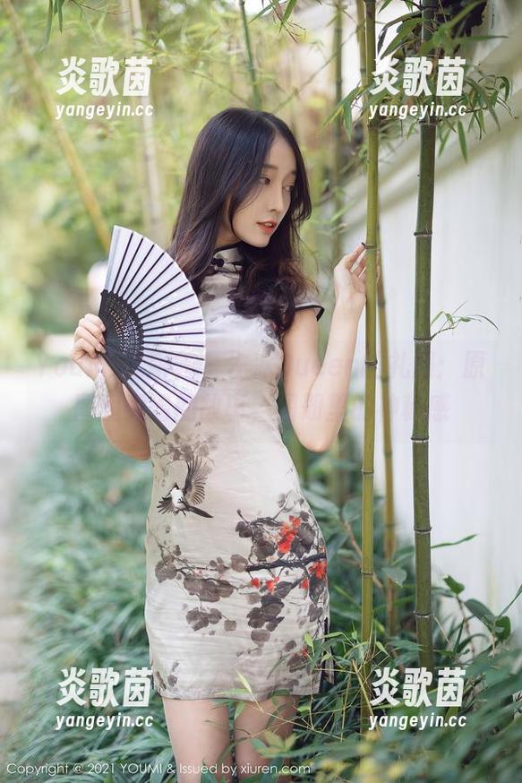 YouMi尤蜜荟 - 左冰Queen的礼服：原图里藏着的故事，图册里的神秘感