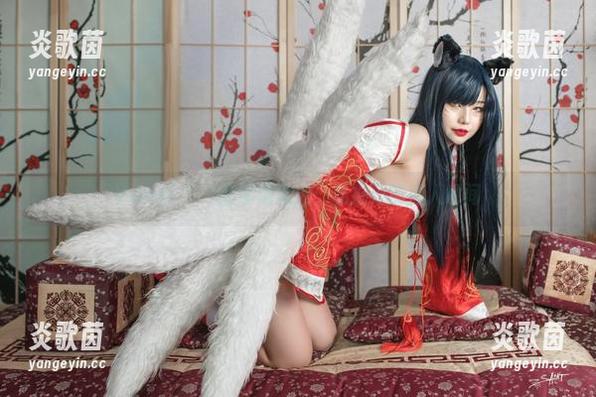 Yuna(윤아)的泳池流浪：私拍照的撩人瞬间