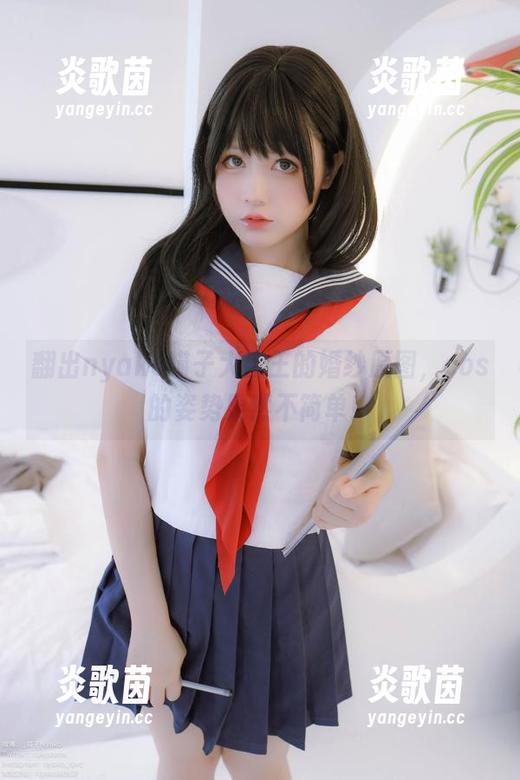 nyako喵子大魔王 翻出nyako喵子大魔王的婚纱原图,cos的姿势果然不简单!