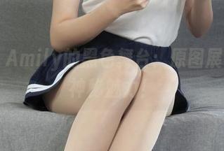 丽柜 – Amily的黑色舞台：原图展示她的神秘魅力！