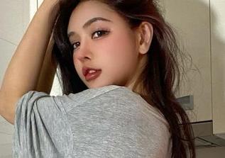 微密圈 – 火热厨房，私拍的清晨：于芷晴又决定让美图闹腾一下。
