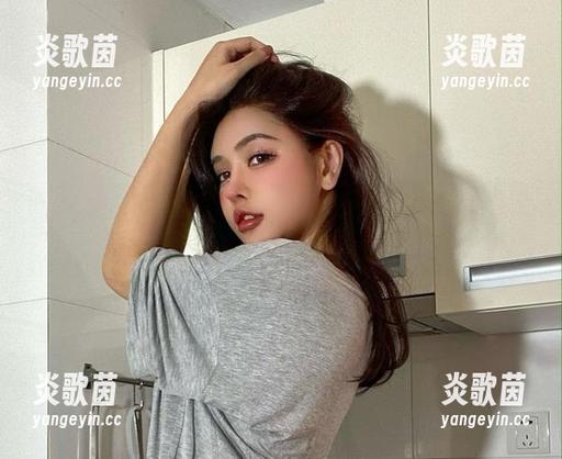 微密圈 - 火热厨房，私拍的清晨：于芷晴又决定让美图闹腾一下。