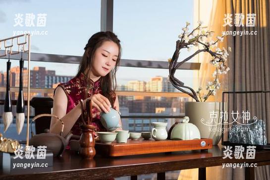 克拉女神 - 美图中的修女，她就是周迪，壁纸上温柔的神秘感。