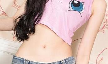 克拉女神 – 调皮的钟淇和她的校服美图：图包里藏着的不只是青春，甚至还有点小心机？