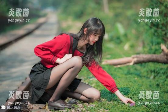 兔玩映画 兔玩映画合集:足球场上的白丝,点击看完我就要去踢球了!
