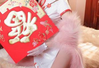 丽塔泳装下的凉凉子，图包里全套都能让你心动！