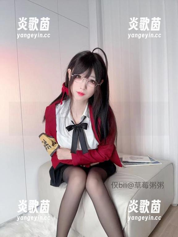 十万口草莓粥粥 微密圈 - 美图警告!十万口草莓粥粥的夏天写真,眼睛要准备好被撩拨