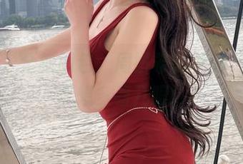 微密圈 – 全新图包：周妍希的美脚，真是让人想多看几眼！