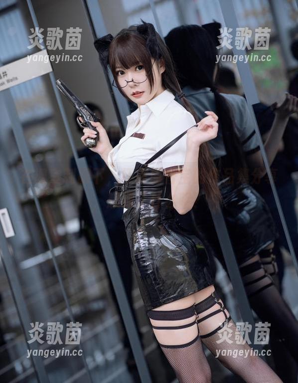 坏露露香宝 在课室制服下,坏露露香宝的作品集分享,想到了什么呢?
