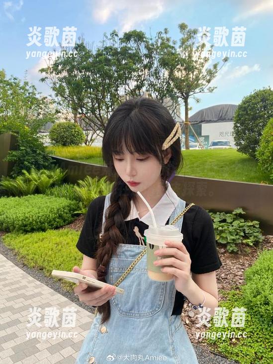 大肉丸Amiee妹妹：高清作品里的每个瞬间，似乎都在邀请我去探索。