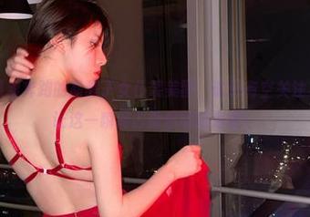 微密圈 – 最新奔跑的晶骡子女仆装美图，谁还有空关注其它的？就让这一瞬间占据你的脑海吧！