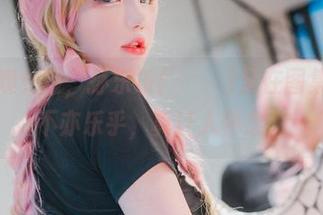 复古游戏女孩，孙乐乐(손예은)又在图集中玩得不亦乐乎，真让人怀念。