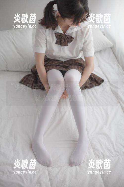 少女秩序 “少女秩序”最新图册:窗台黑丝,有点让人心跳加速的感觉