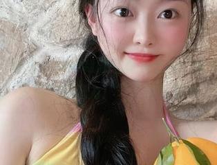 微密圈 – “左公子666制服写真集上线，快来感受‘职业装’的魔力！”官网下载中