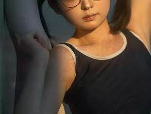 超可爱的幼水铃衣，温泉体操服写真集下载一下，反正不吃亏！