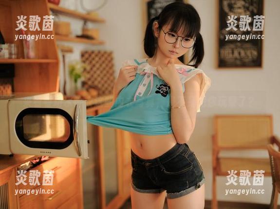 幼水铃衣 来看看幼水铃衣这些内衣写真,是不是把你玩晕了?