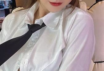 微密圈 – 张思允的制服黑丝，真不愧是图库里的宝藏资源！