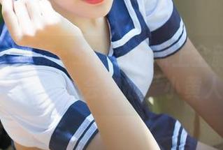 推女神 – 柠檬c_lemon献上全新礼服图包：你见过这么会穿的‘小黄人’吗？