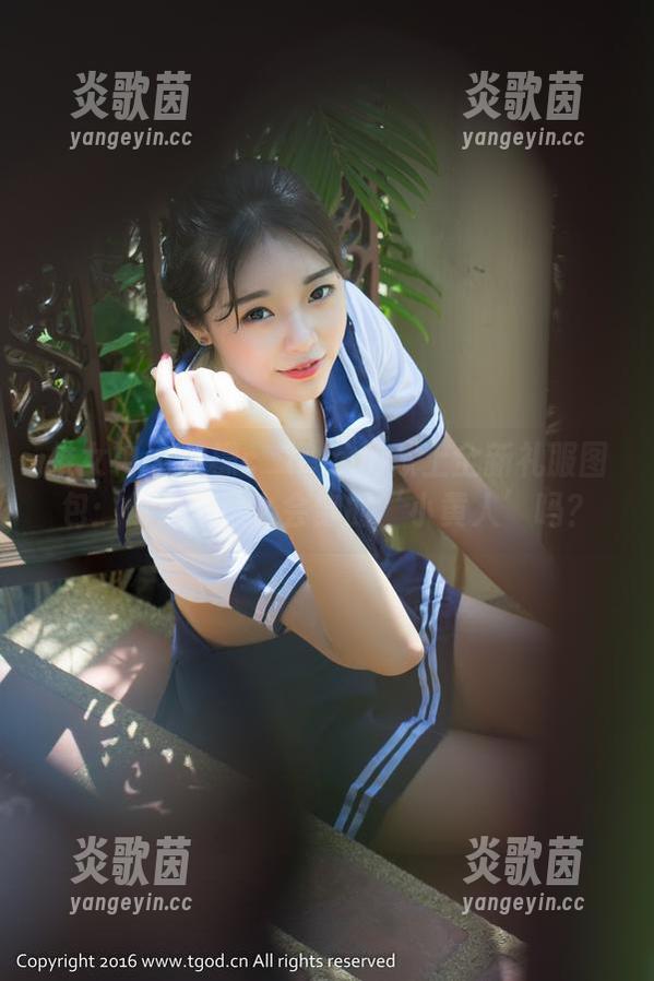 推女神-柠檬c_lemon 推女神 - 柠檬c_lemon献上全新礼服图包:你见过这么会穿的‘小黄人’吗?