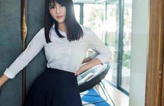 推女郎 – 穿越黑白世界，冯雨芝的美图图包，简直是视觉的清新剂！