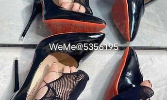 微密圈 – 这套桃沢樱呀的女孩套图，下载后我只能叹气，真的是被摄像机捕捉到了太多的瞬间。