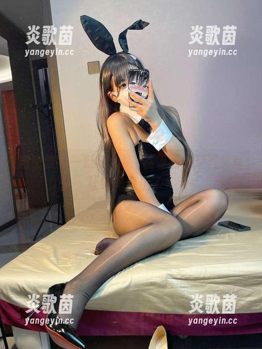 微密圈 - 一眨眼，桃沢樱呀的镂空写真就让时间停止了～
