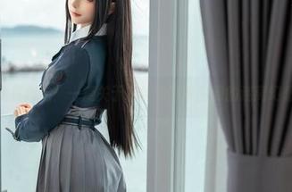 桃良阿宅：一篇关于灰丝与写真图册的迷离幻想
