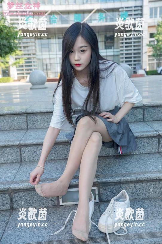 梦丝女神-阿依古丽 梦丝女神 - 再看阿依古丽的月亮花:每张图片都让我怀疑自己是不是坐在花丛中听小鸟唱歌