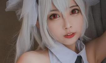 在无圣光的包围里，清颜颜子和妹妹的图集似乎有点撒娇！